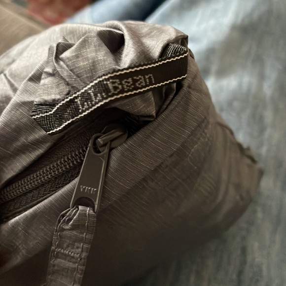 LL Bean ultralight 850 down sweater coat Packs into its own pocket! - Picture 7 of 7